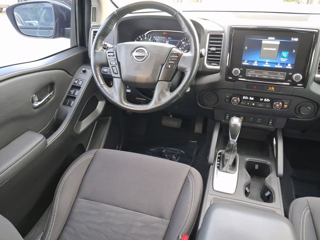 Used 2022 Green Nissan SV image 11