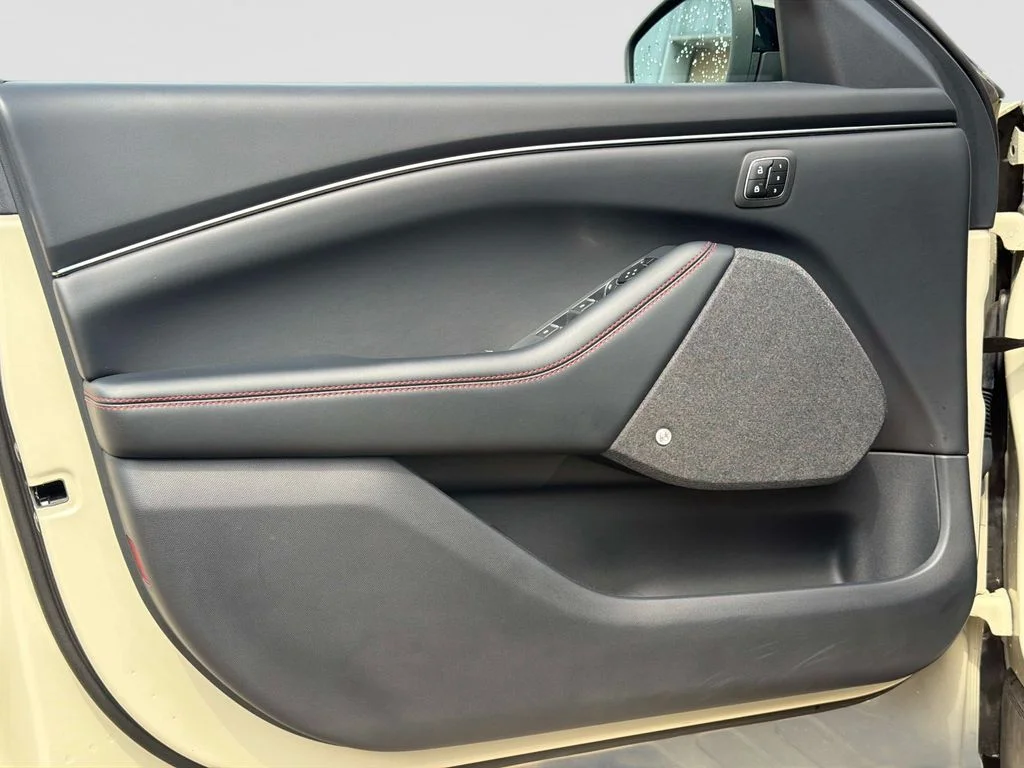 Used 2025 Beige Ford Premium image 18