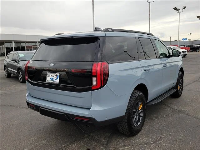 Used 2025 Glacier Gray Metallic Tricoat Ford Tremor 4x4 image 4