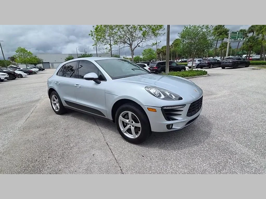 Used 2018 Silver Porsche  image 34