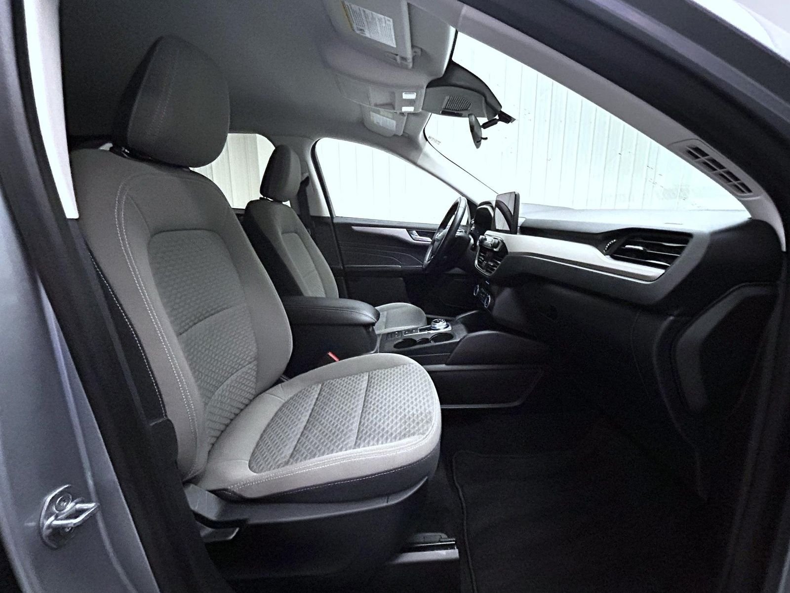 Used 2021 Silver Ford SE image 15