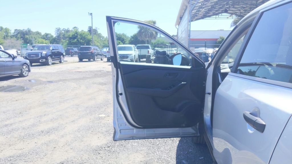 Used 2024 Silver Nissan S image 15