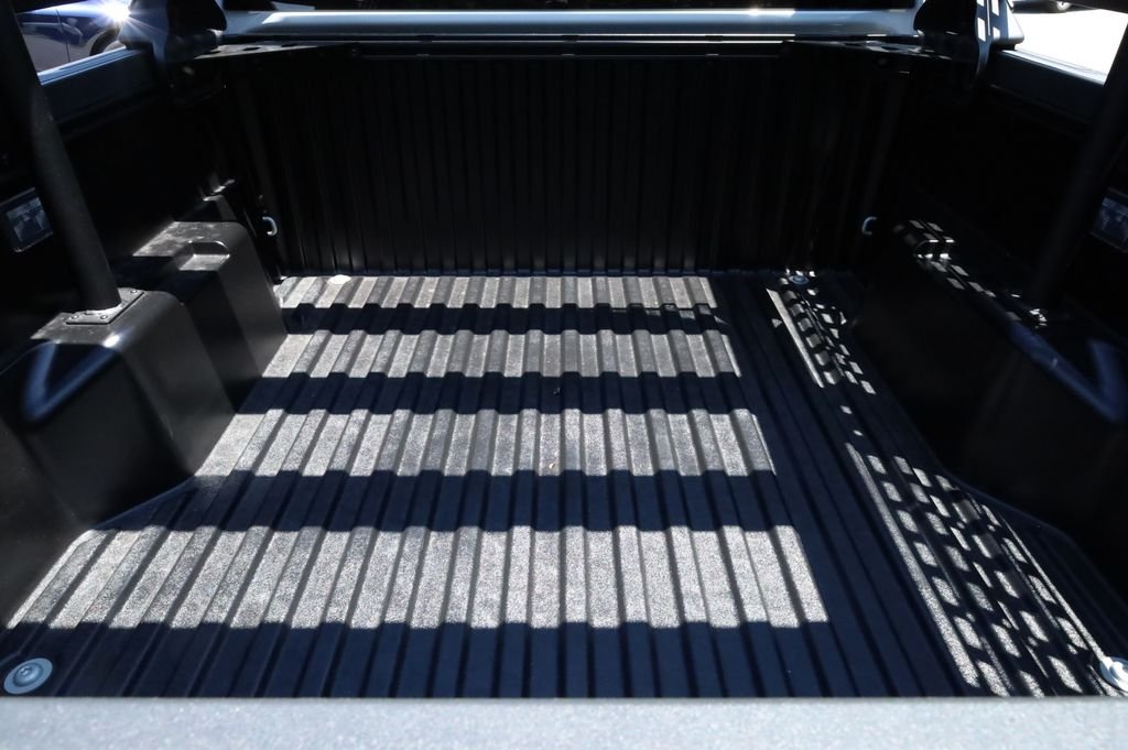 2025 Toyota Tacoma SR5 - Photo 28