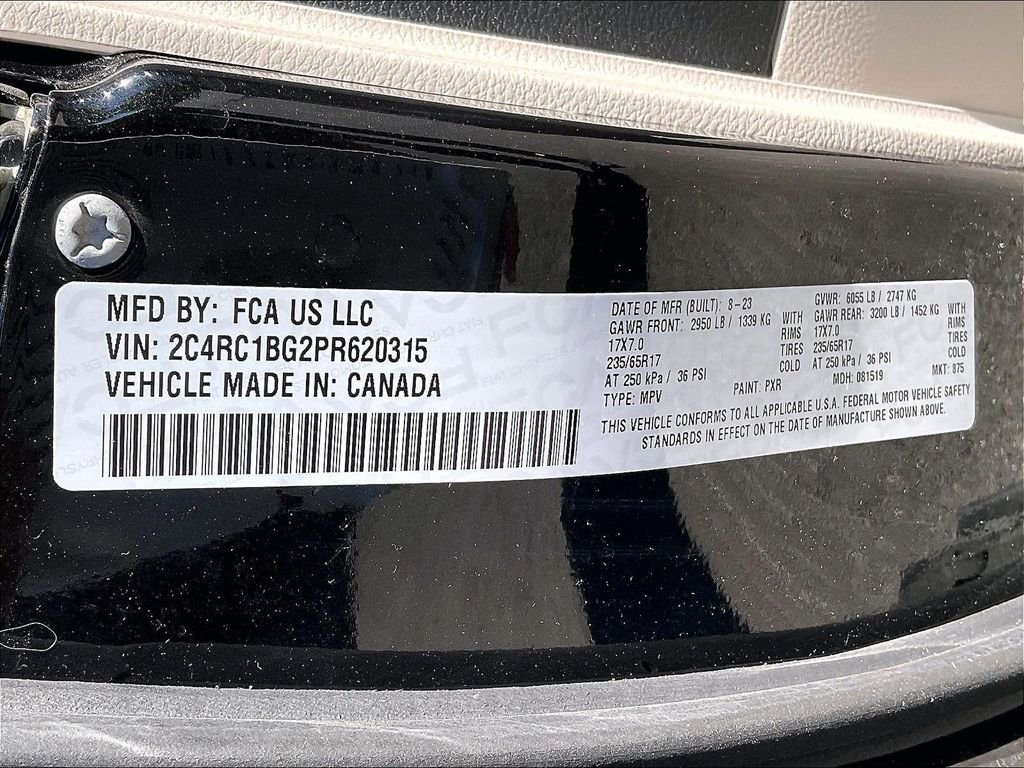 Used 2023 Black Chrysler Touring L image 34