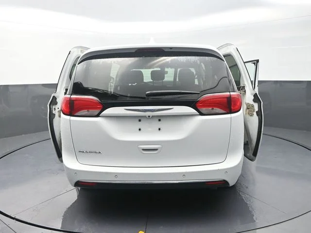 Used 2018 White Chrysler Touring Plus image 42