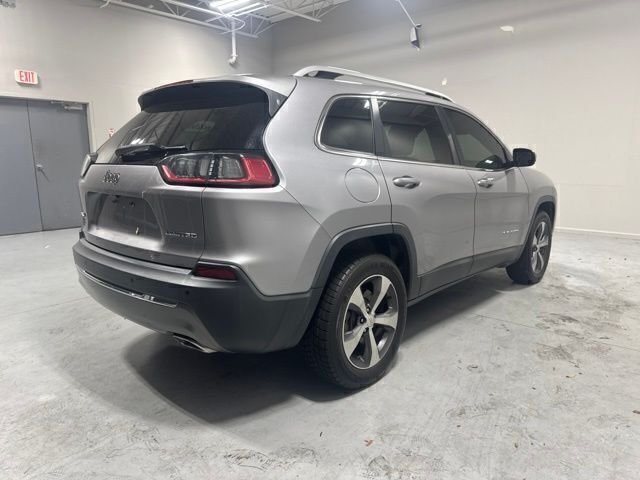Used 2019 Silver Jeep Limited image 5