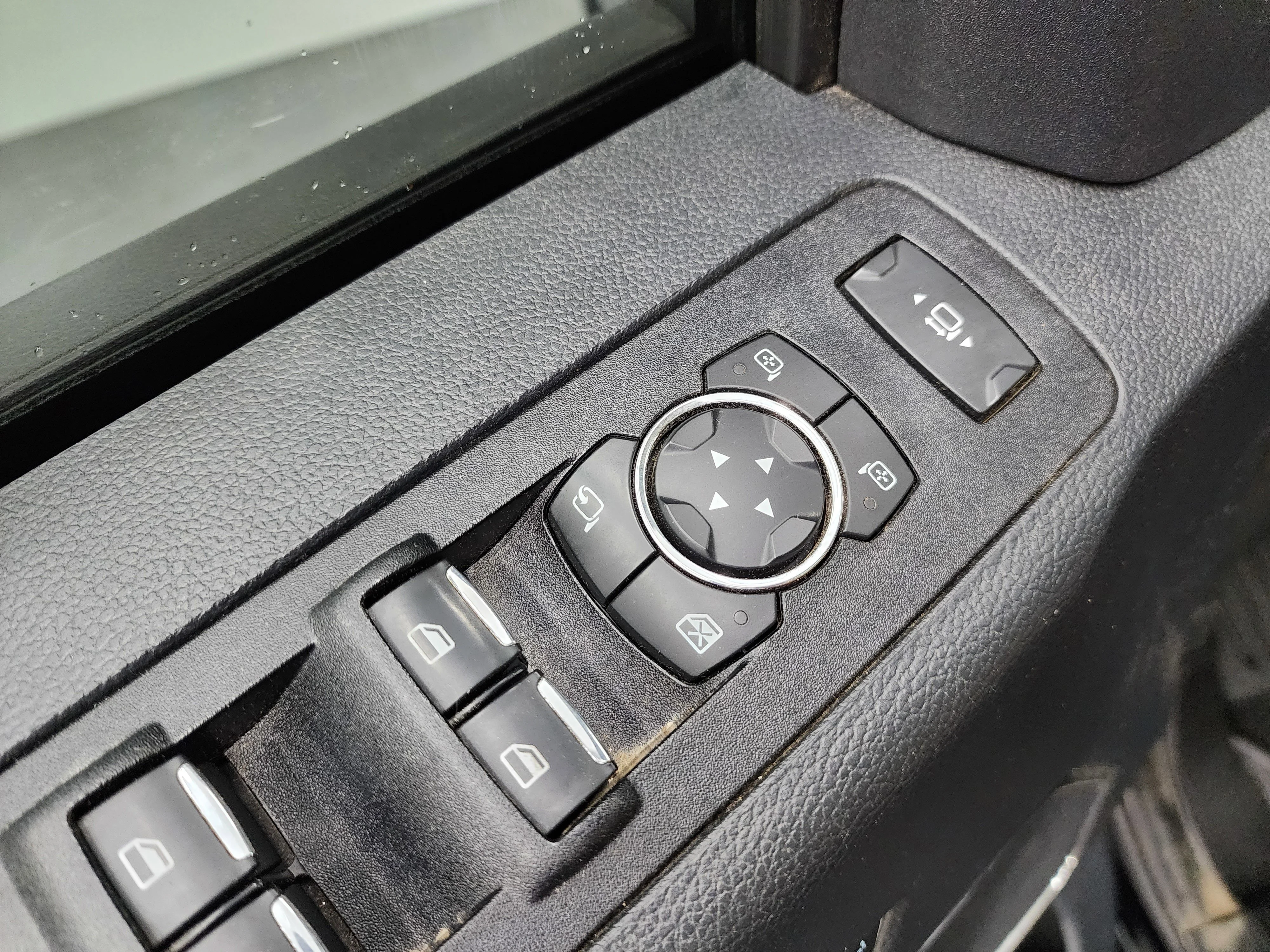 Used 2022 Agate Black Metallic Ford Lariat image 43