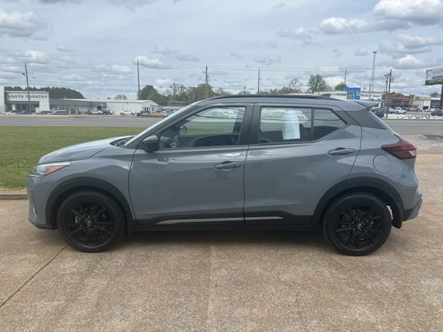 Used 2024 Boulder Gray Metallic Nissan SR image 4