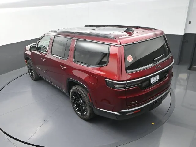 New 2026 Velvet Red Pearl-Coat Exterior Paint Jeep Limited Reserve image 14