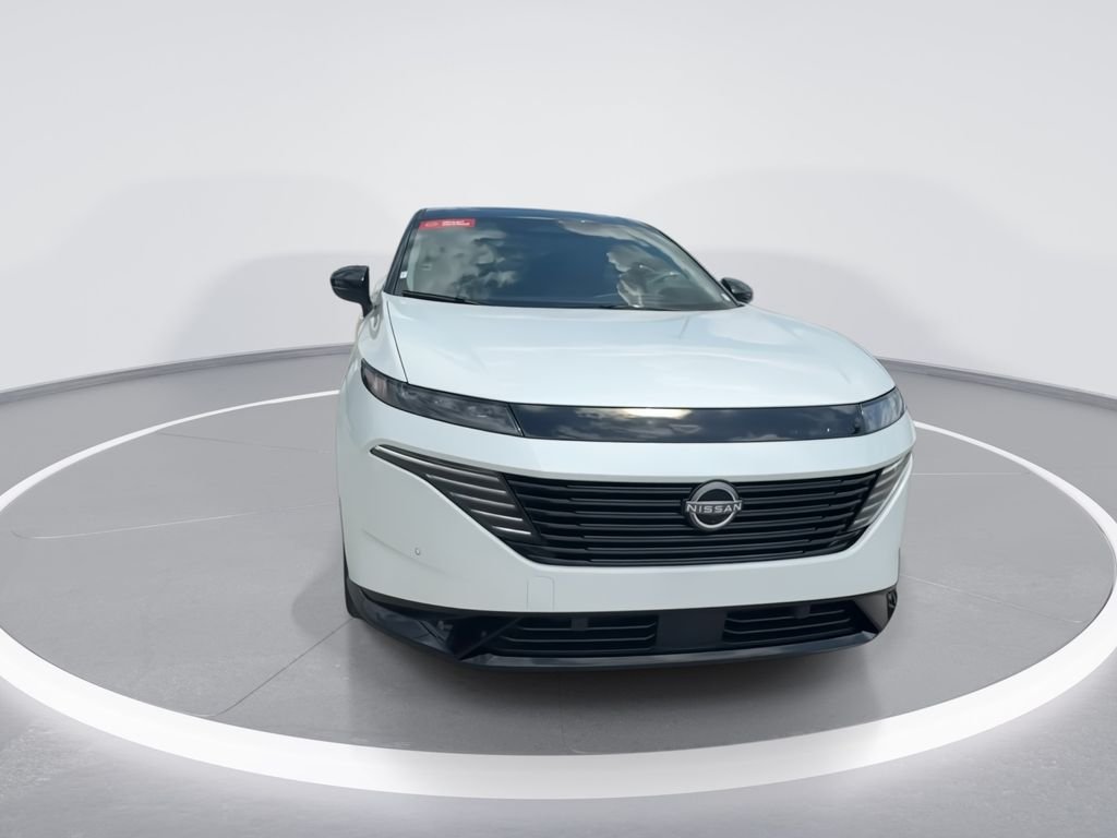 Used 2025 White Nissan Platinum image 3
