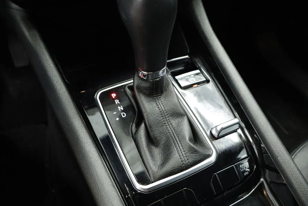 Used 2023 Gray Jeep Limited image 33