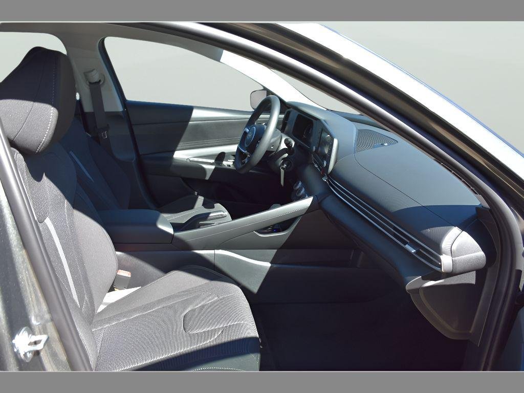 New 2026 Amazon Gray Hyundai SE image 13