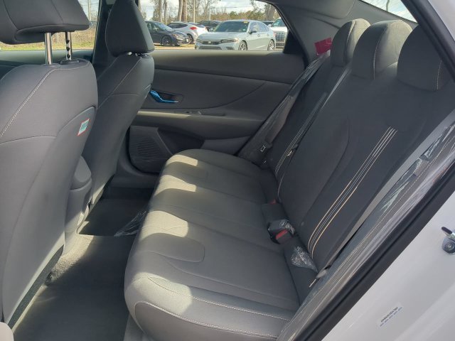 2025 Hyundai Elantra SEL - Photo 39
