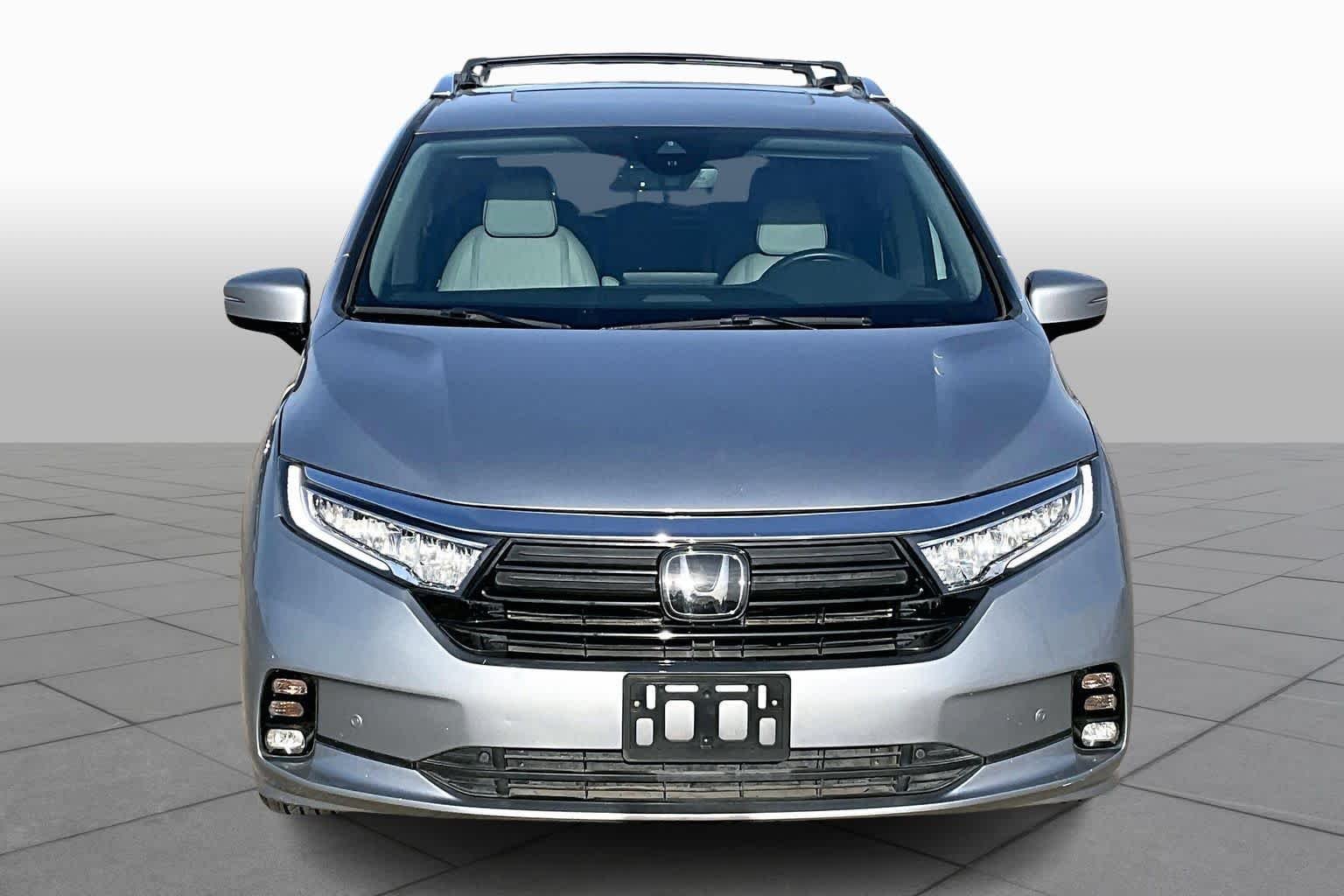 Certified Used 2024 Lunar Silver Metallic Honda Elite image 4