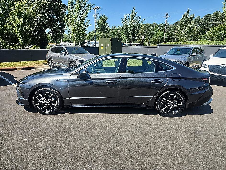 Used 2024 Portofino Gray Hyundai SEL image 7