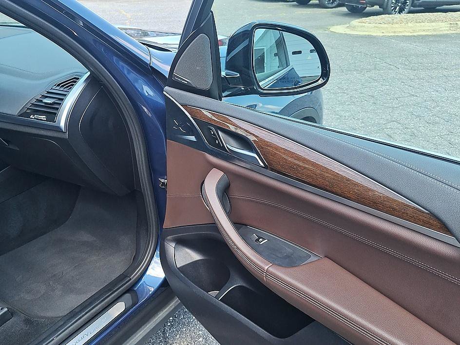 Used 2019 Blue Metallic BMW xDrive30i image 25