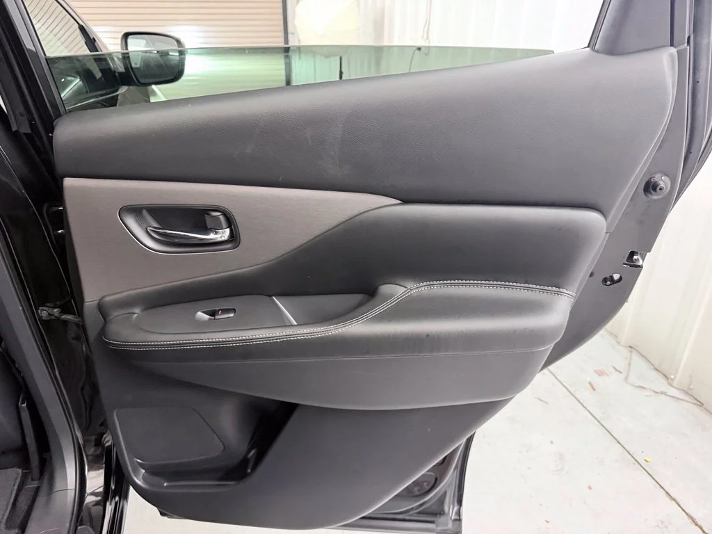 Used 2019 Black Nissan S image 32
