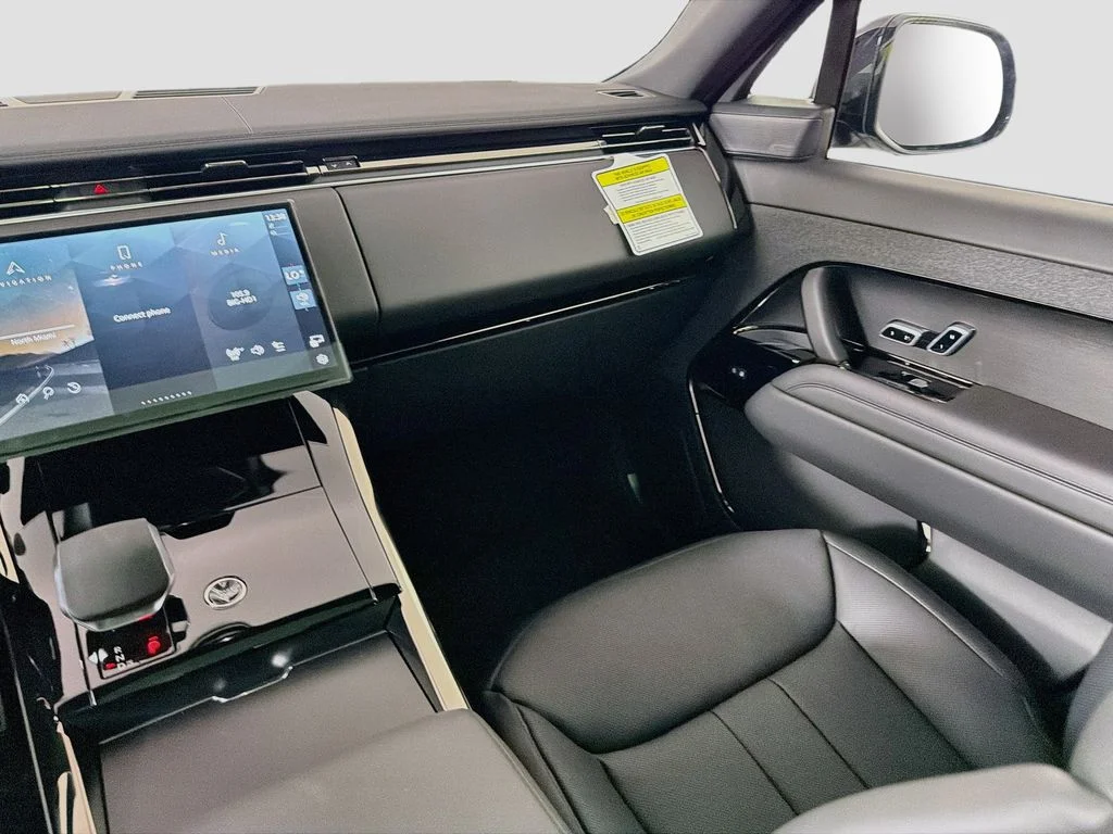 New 2027 Carpathian Grey Land Rover Dynamic SE image 25