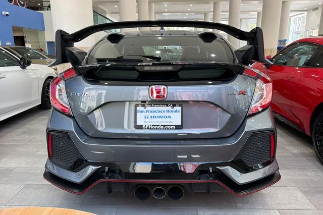 Used 2018 Polished Metal Metallic Honda Touring image 7