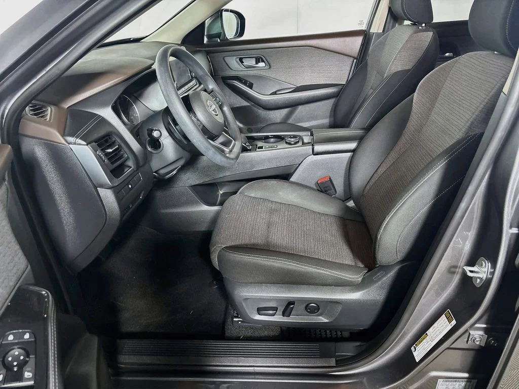 Used 2023 Gray Nissan SV image 11