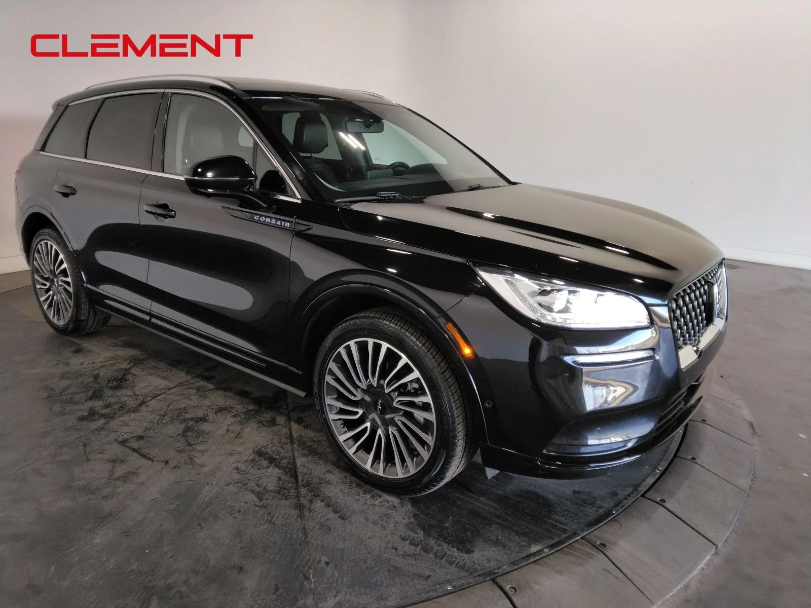 Used 2021 Black Lincoln Grand Touring image 4