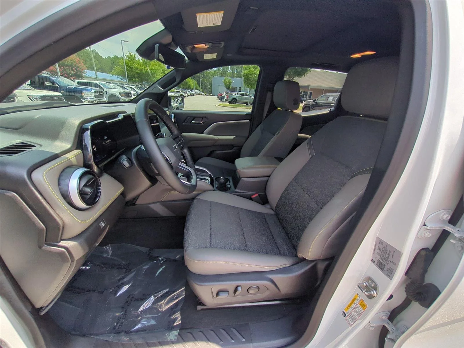 Used 2024 Summit White Chevrolet 4WD ZR2 image 18