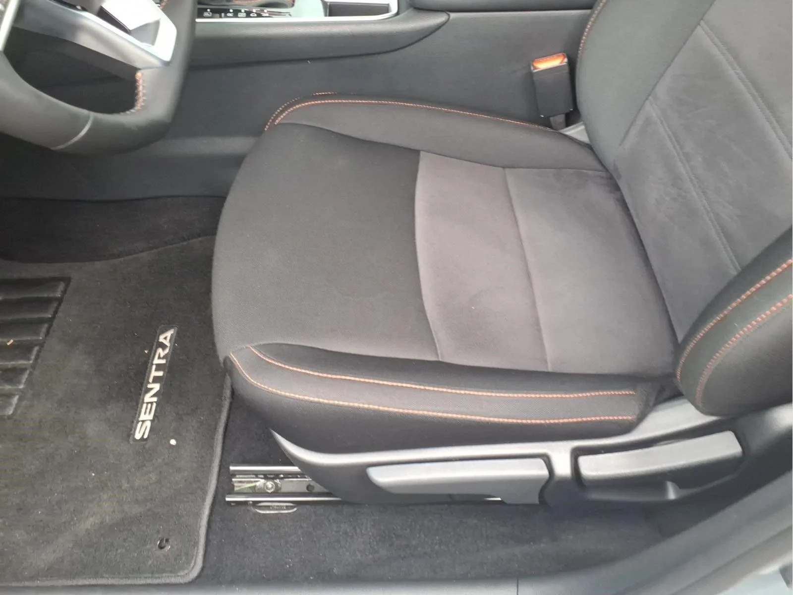 Used 2025 Gray Nissan SR image 17