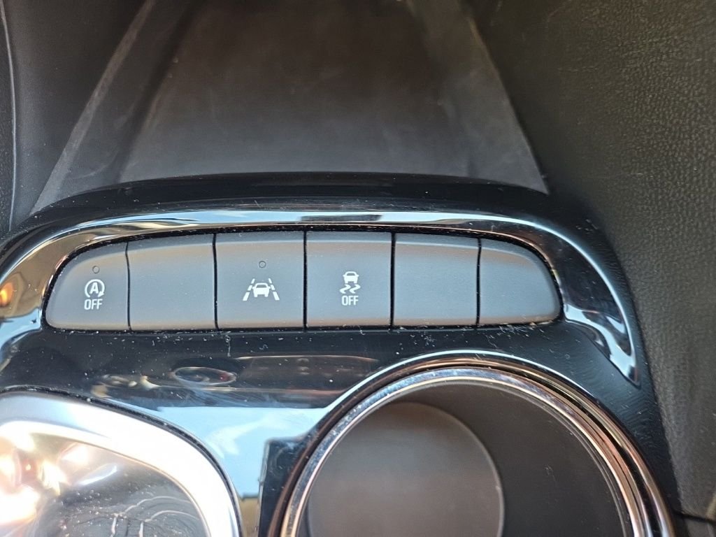 Used 2025 White Buick Preferred image 23