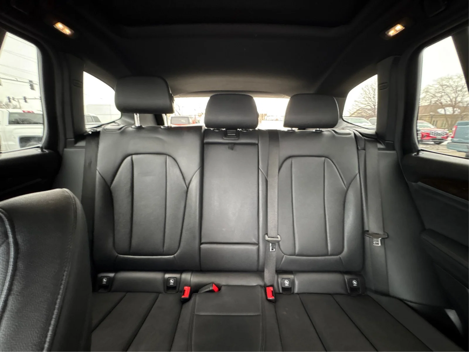 Used 2020 Glacier Silver Metallic BMW xDrive30i image 14