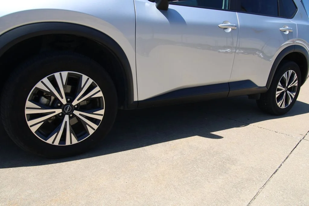 Used 2023 Silver Nissan SV image 10