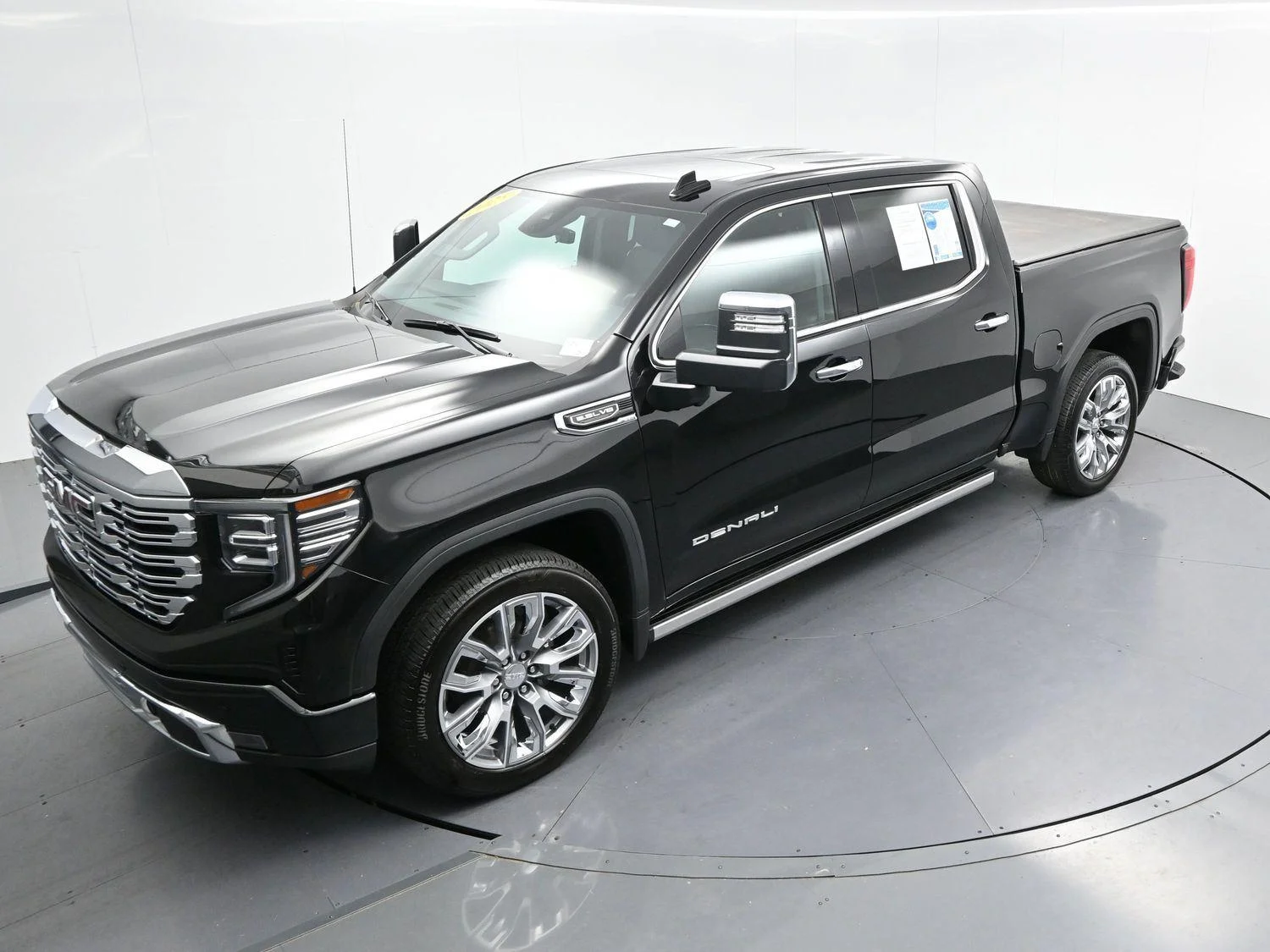 Used 2025 Onyx Black GMC Denali image 42