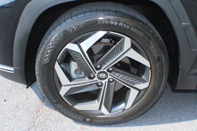 Used 2022 Phantom Black Hyundai SEL image 5