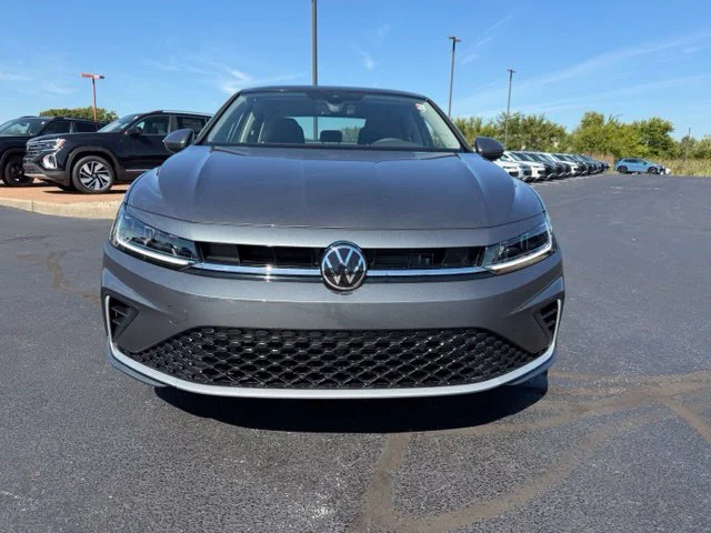 New 2027 Platinum Gray Metallic Volkswagen 1.5T SE image 2