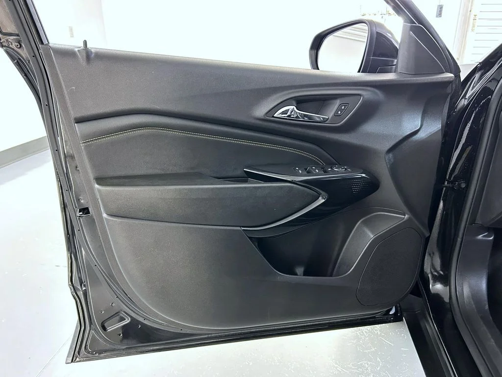 Used 2025 Black Chevrolet LT image 9