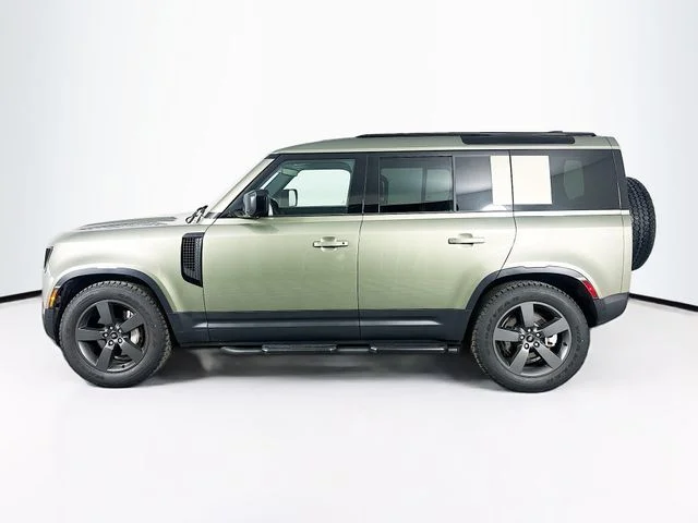 Used 2025 Green Land Rover S image 8