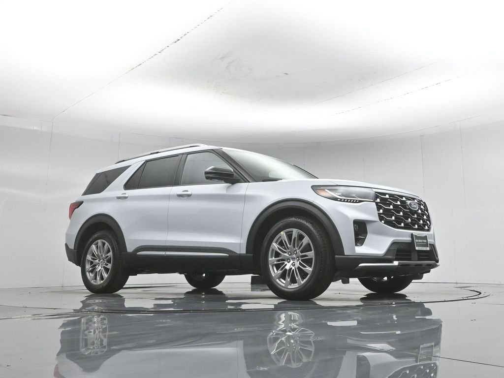 New 2026 Star White Metallic Tri-Coat Ford Platinum image 3