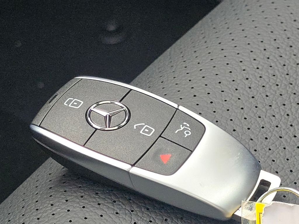 New 2026 Black Mercedes-Benz GLE 350 image 39