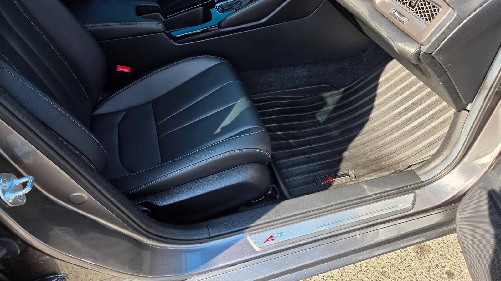 Used 2024 Liquid Carbon Metallic Acura w/A-SPEC image 43