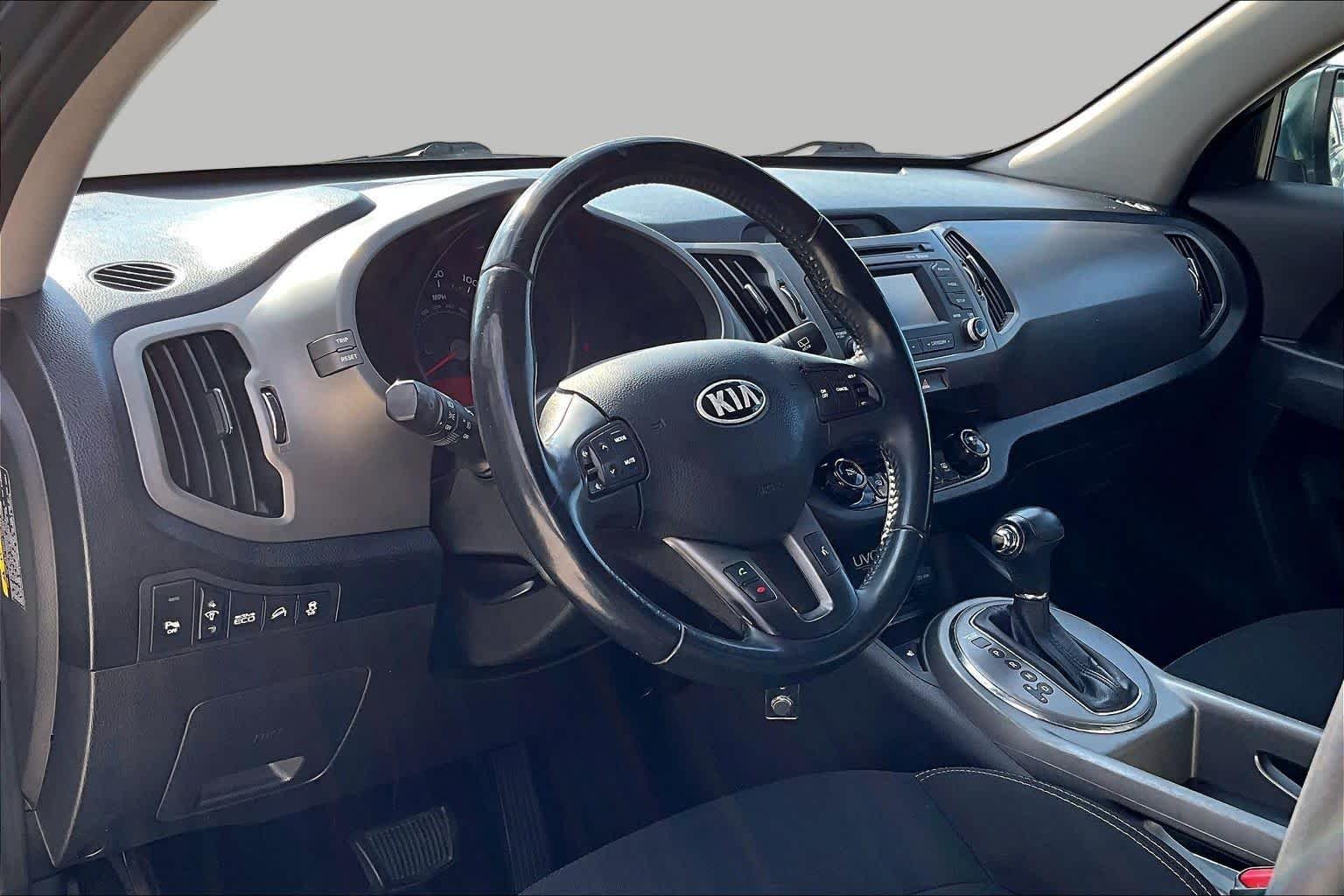 Used 2014 Sage Green Kia EX image 16
