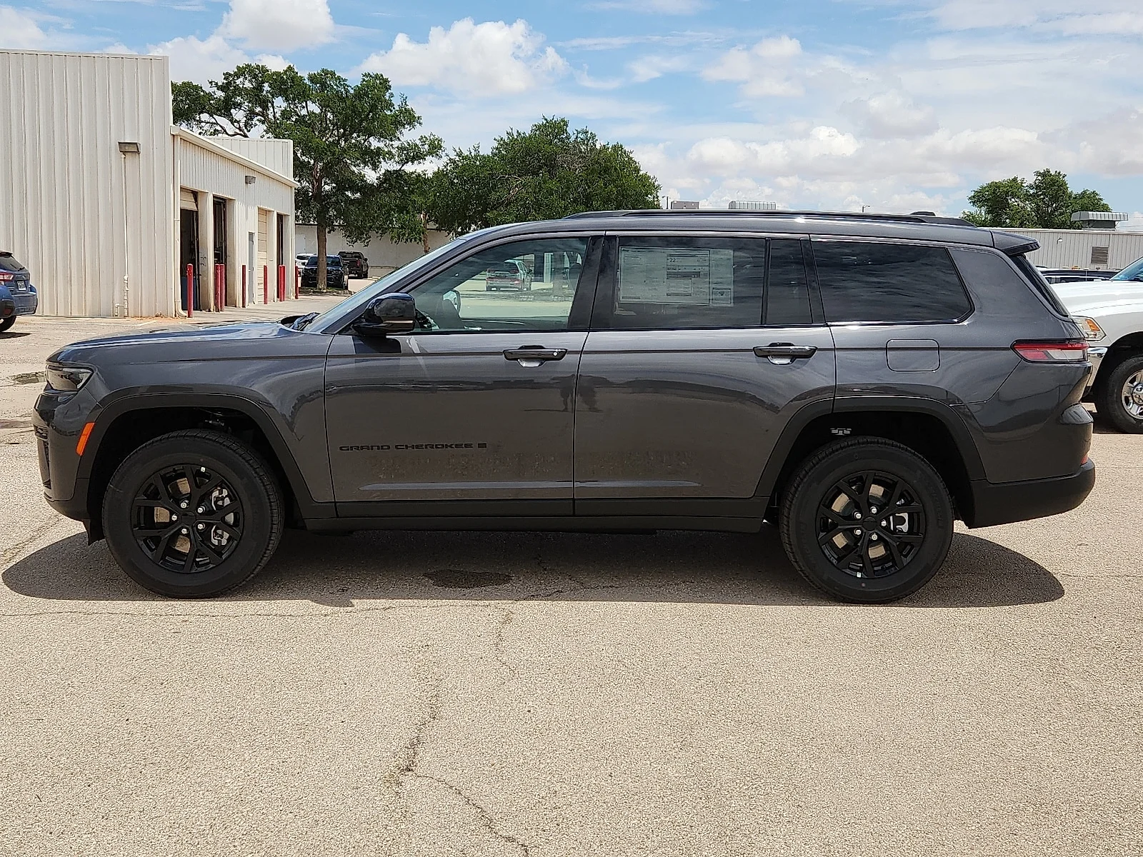 New 2026 Baltic Gray Metallic Clear-Coat  Paint Jeep L LAREDO ALTITUDE 4X4 image 2