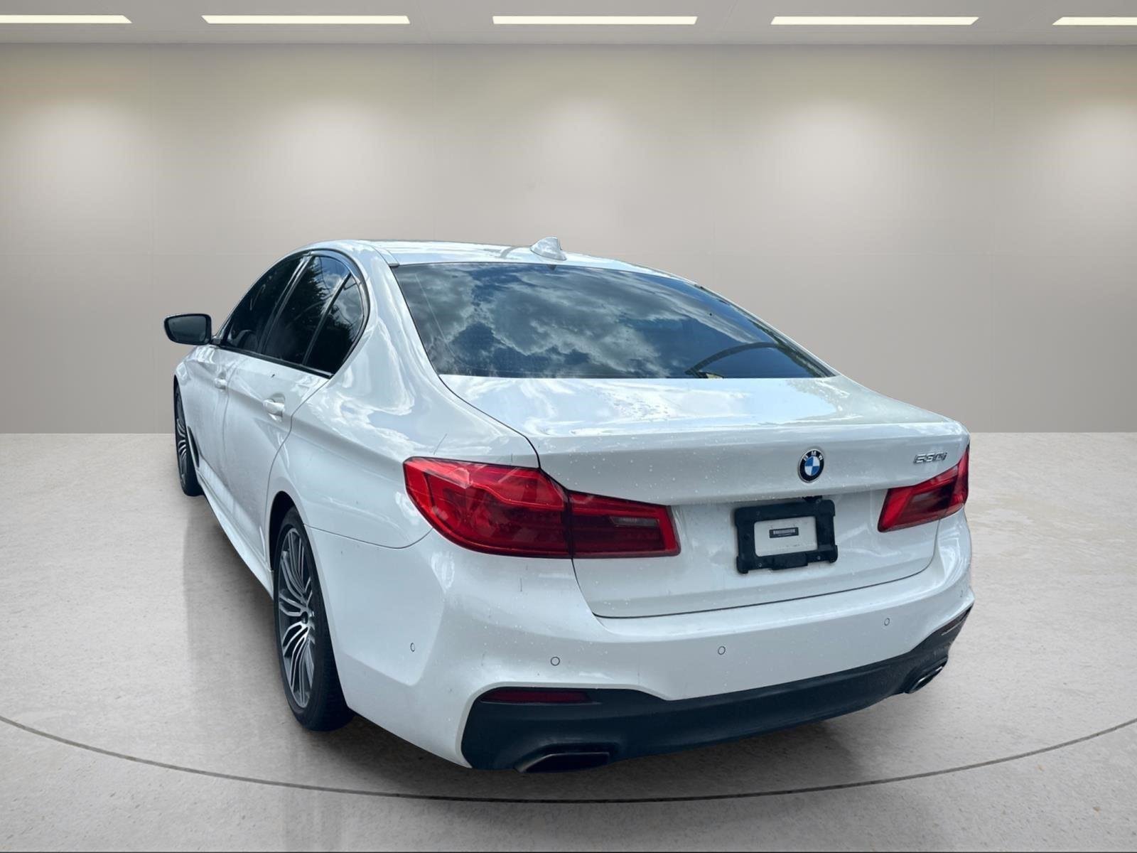 Used 2019 Alpine White BMW 530i image 3