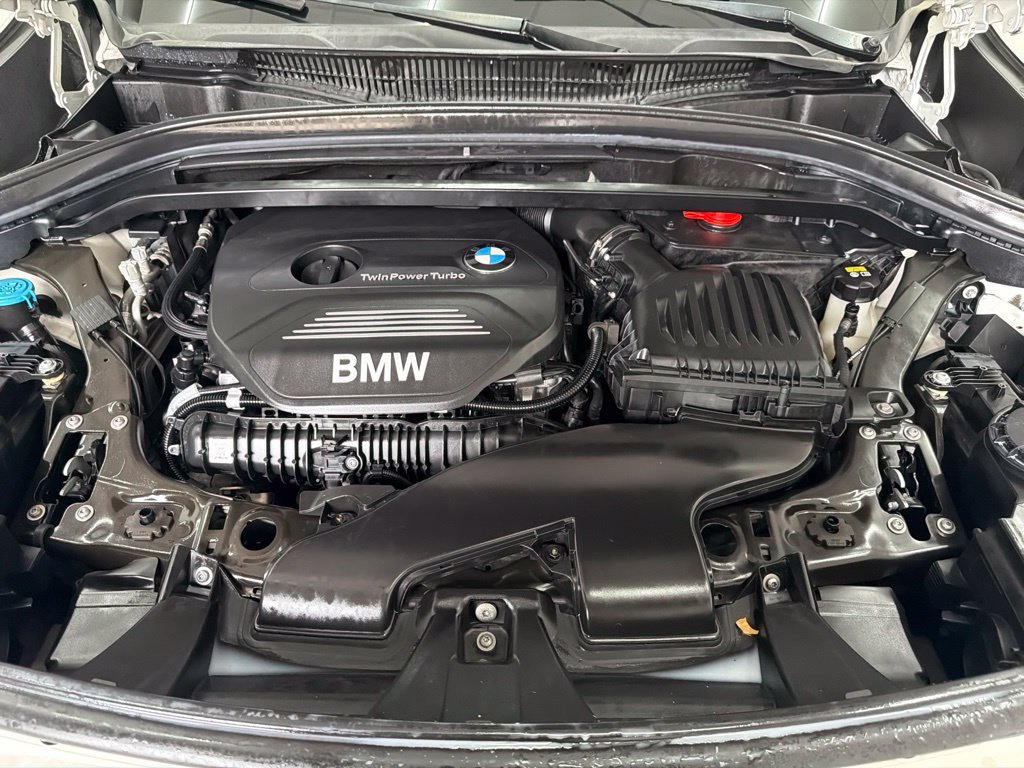 Used 2017 White BMW sDrive28i image 32