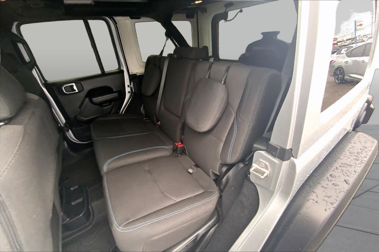 Certified Used 2023 Silver Zynith Clearcoat Jeep Rubicon image 21