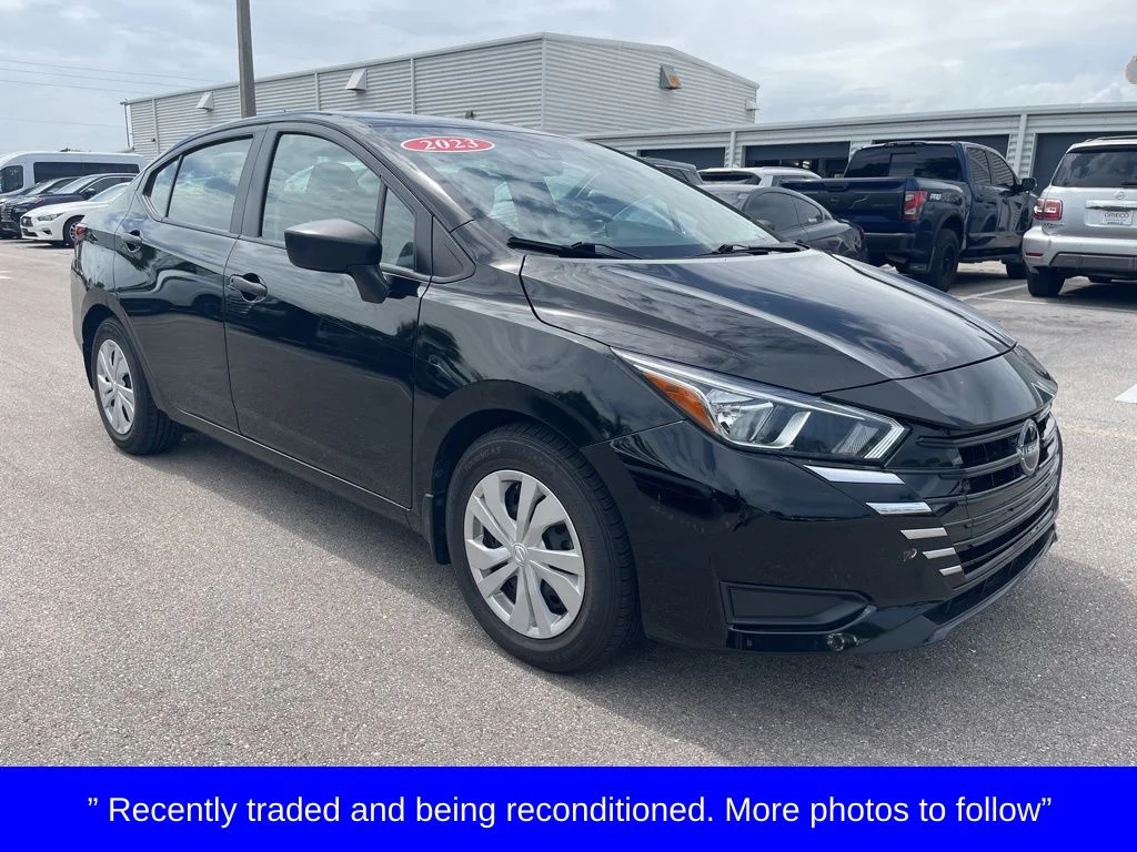 2023 Nissan Versa 1.6 S CVT's photo
