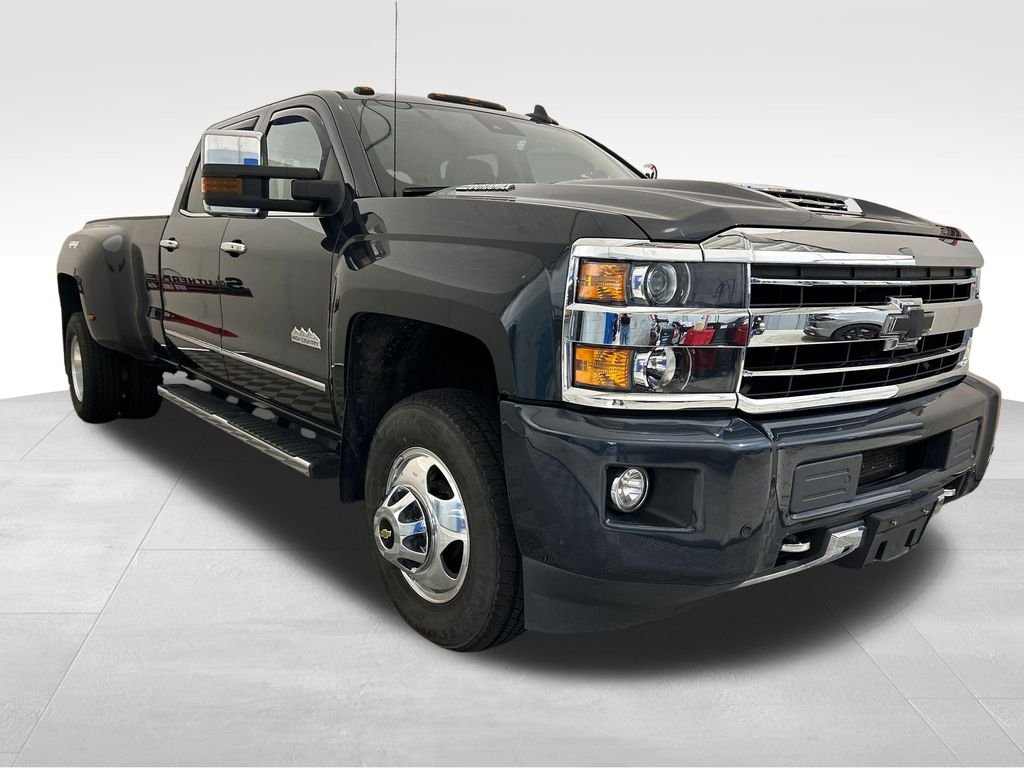 Used 2019 Gray Chevrolet High Country image 5