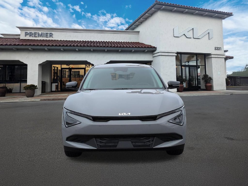 New 2026 Wolf Gray Kia LIGHT image 3
