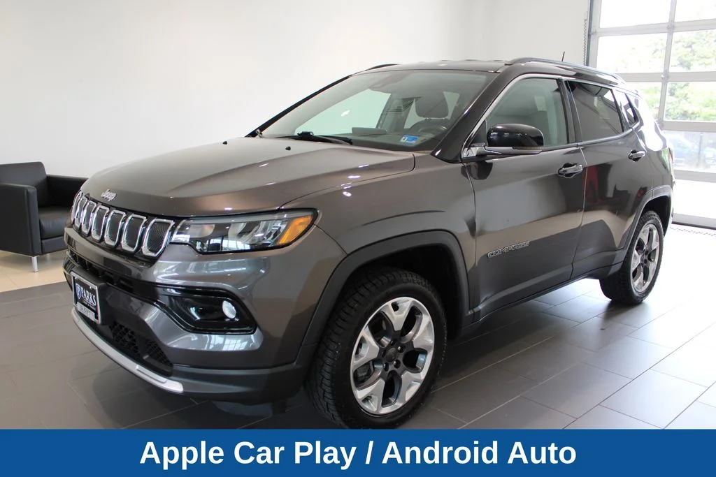 Used 2022 Gray Jeep Limited image 13
