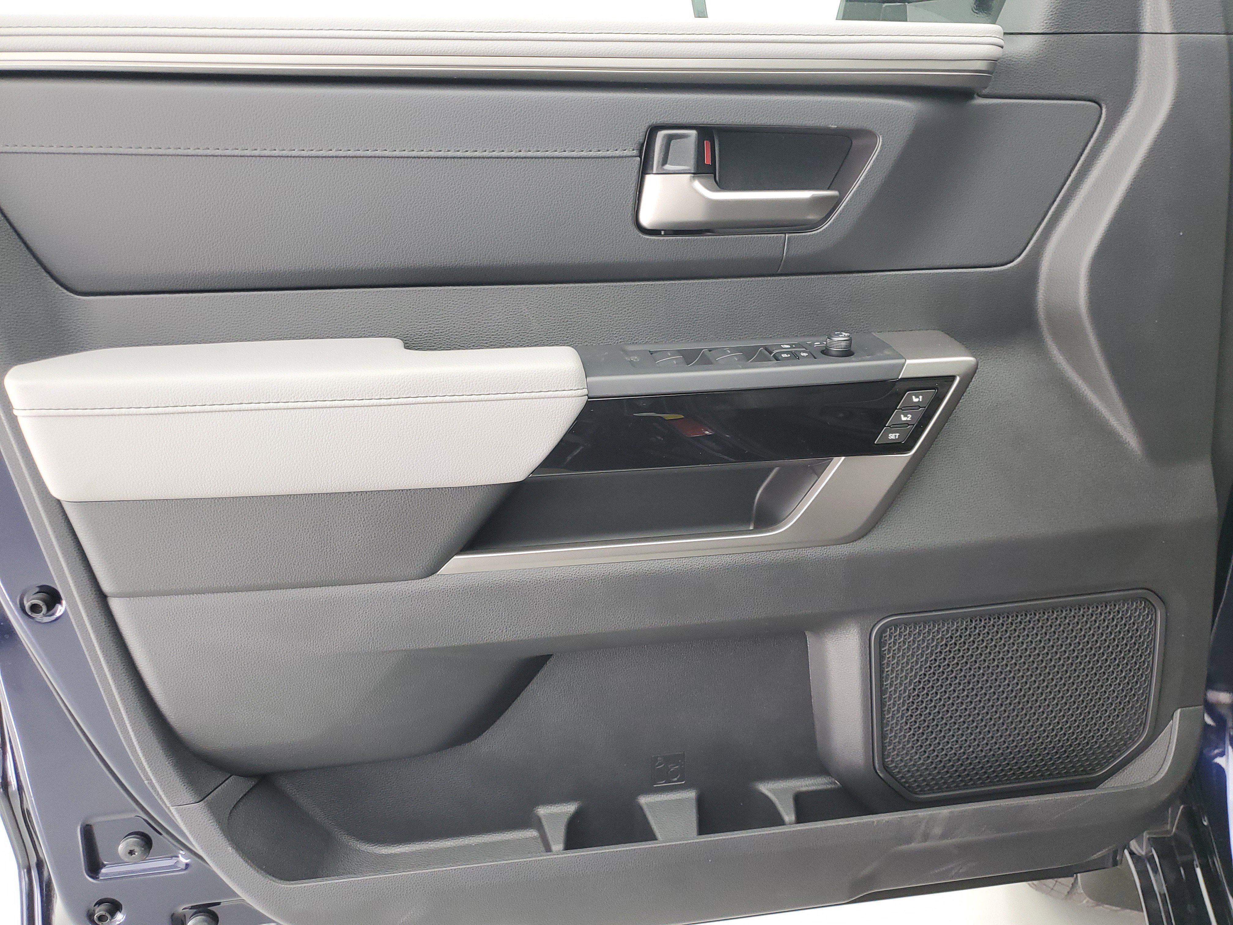 2026 Toyota Tundra Limited - Photo 21