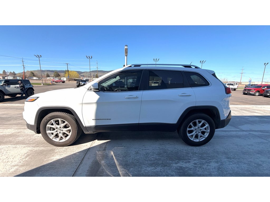 Used 2015 Jeep Cherokee Latitude with VIN 1C4PJMCB1FW511982 for sale in La Grande, OR