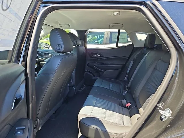New 2026 Mosaic Black Metallic Chevrolet LT image 5